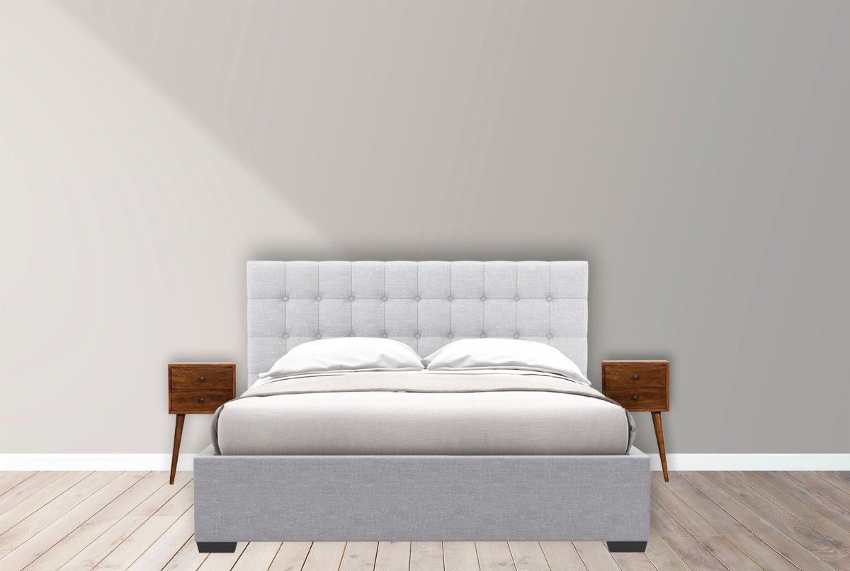 Comodino Mini in Mango Massello Finitura Castagno con 2 Cassetti e Gambe Scandinave