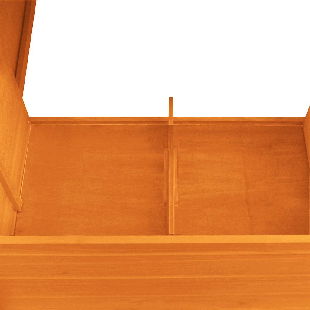 Pollaio all'Aperto con una Casetta di Cova in Legno
