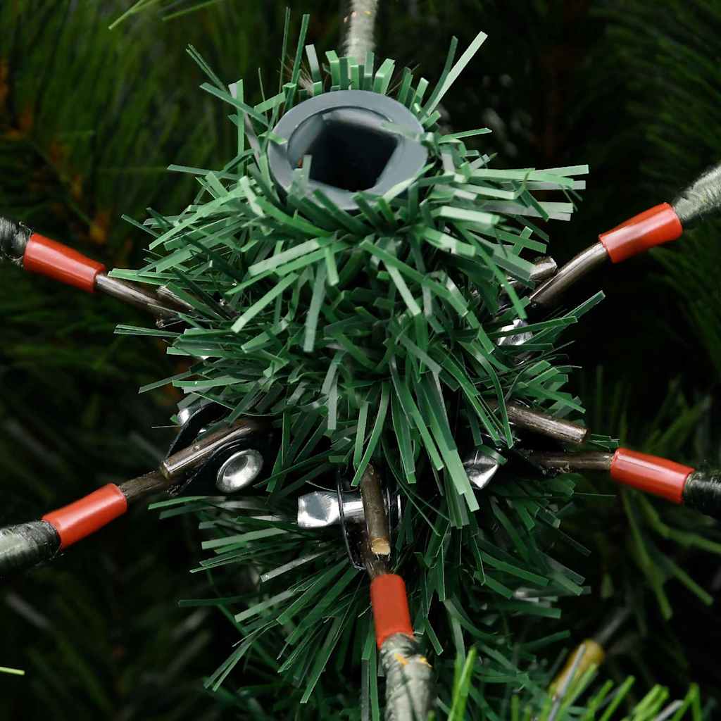 Albero di Natale artificiale con rami snodati e neve imbiancata