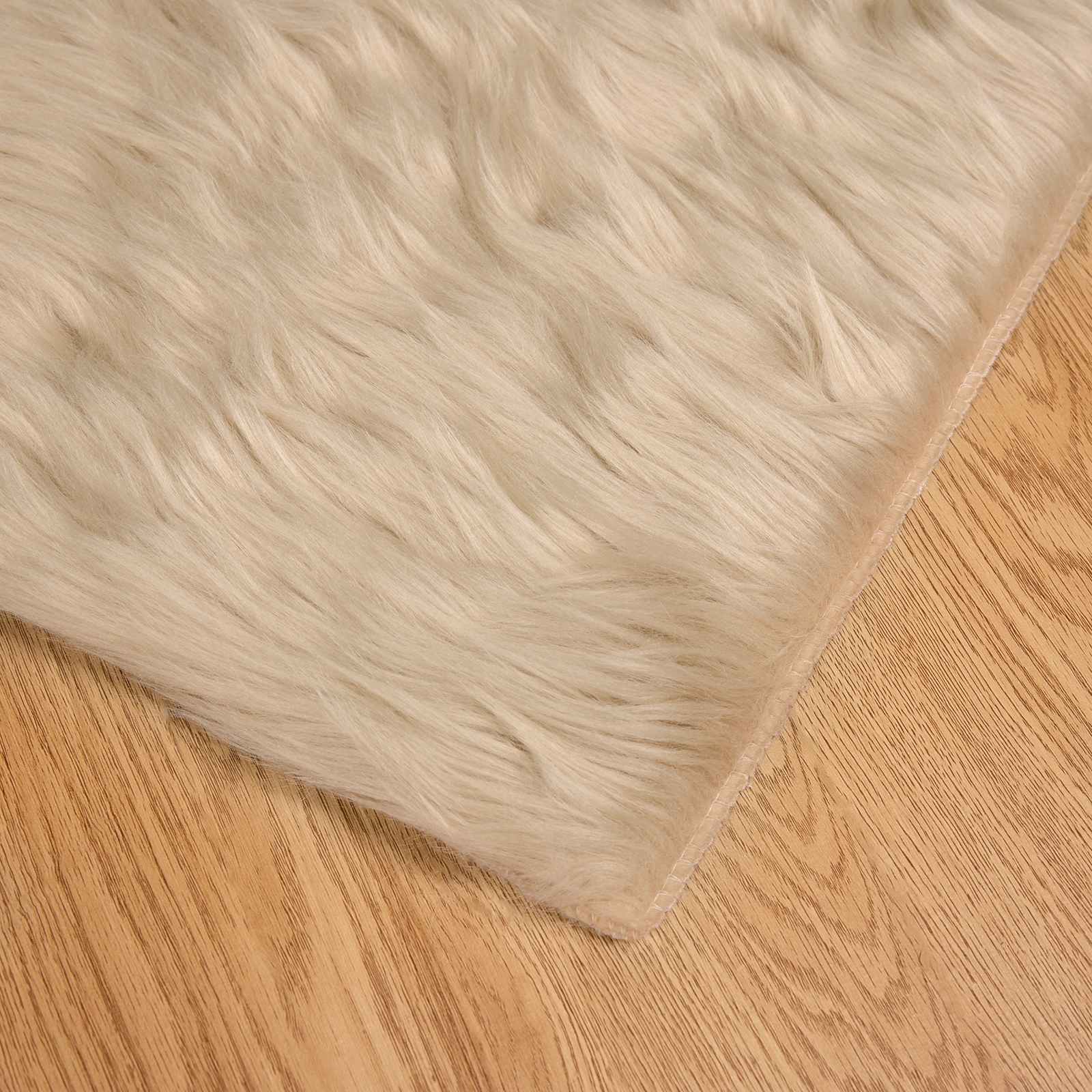 Tappeto in finta TAFALLA Beige 140 x 200 cm Poliestere