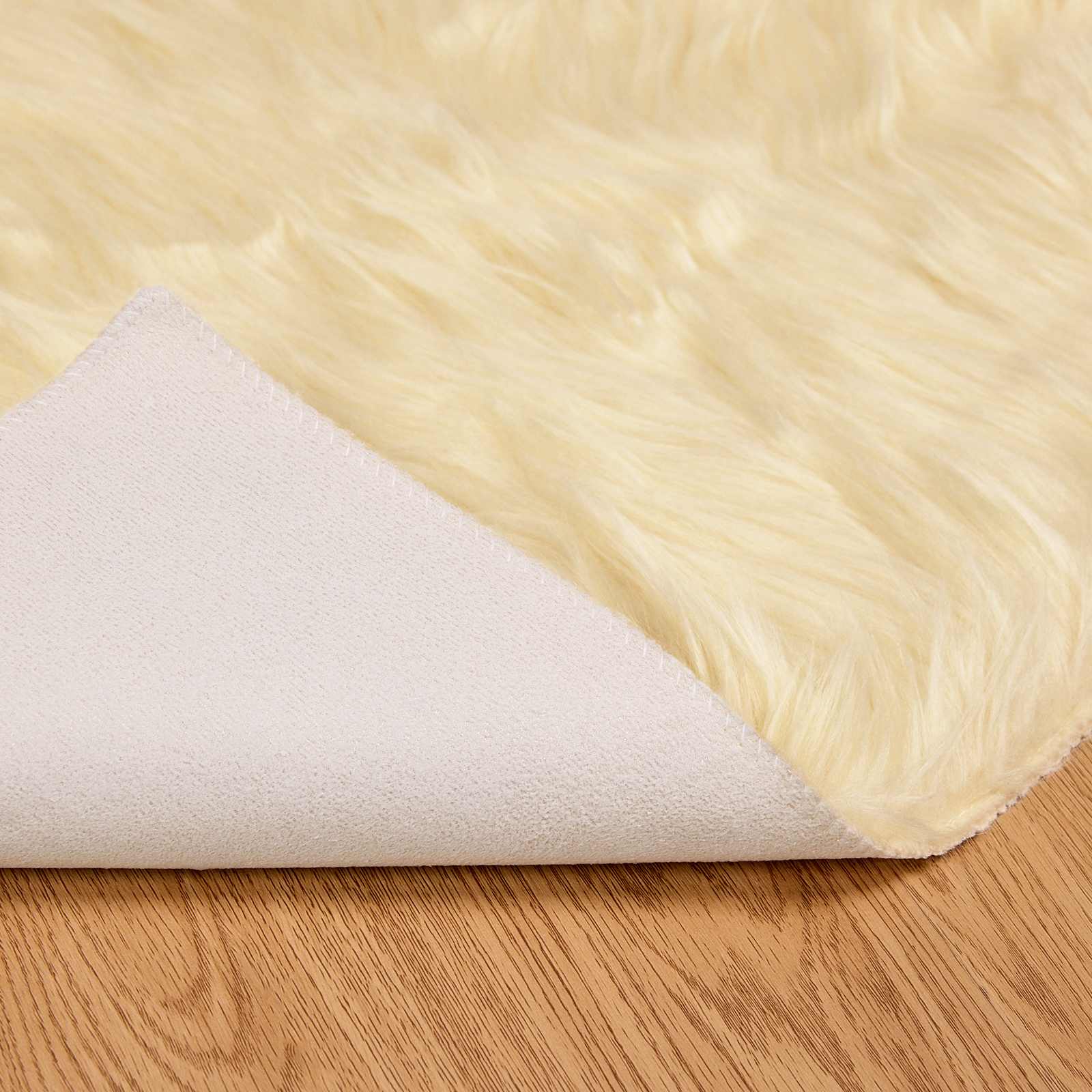 Tappeto in finta TAFALLA Crema Ø 200 cm Poliestere