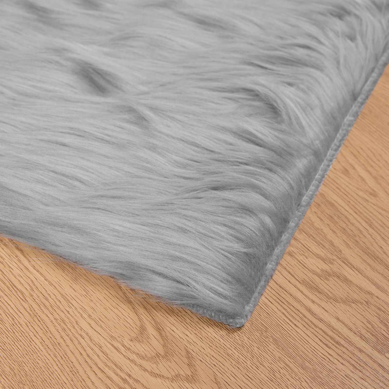 Tappeto in finta TAFALLA Grigio 140 x 200 cm Poliestere