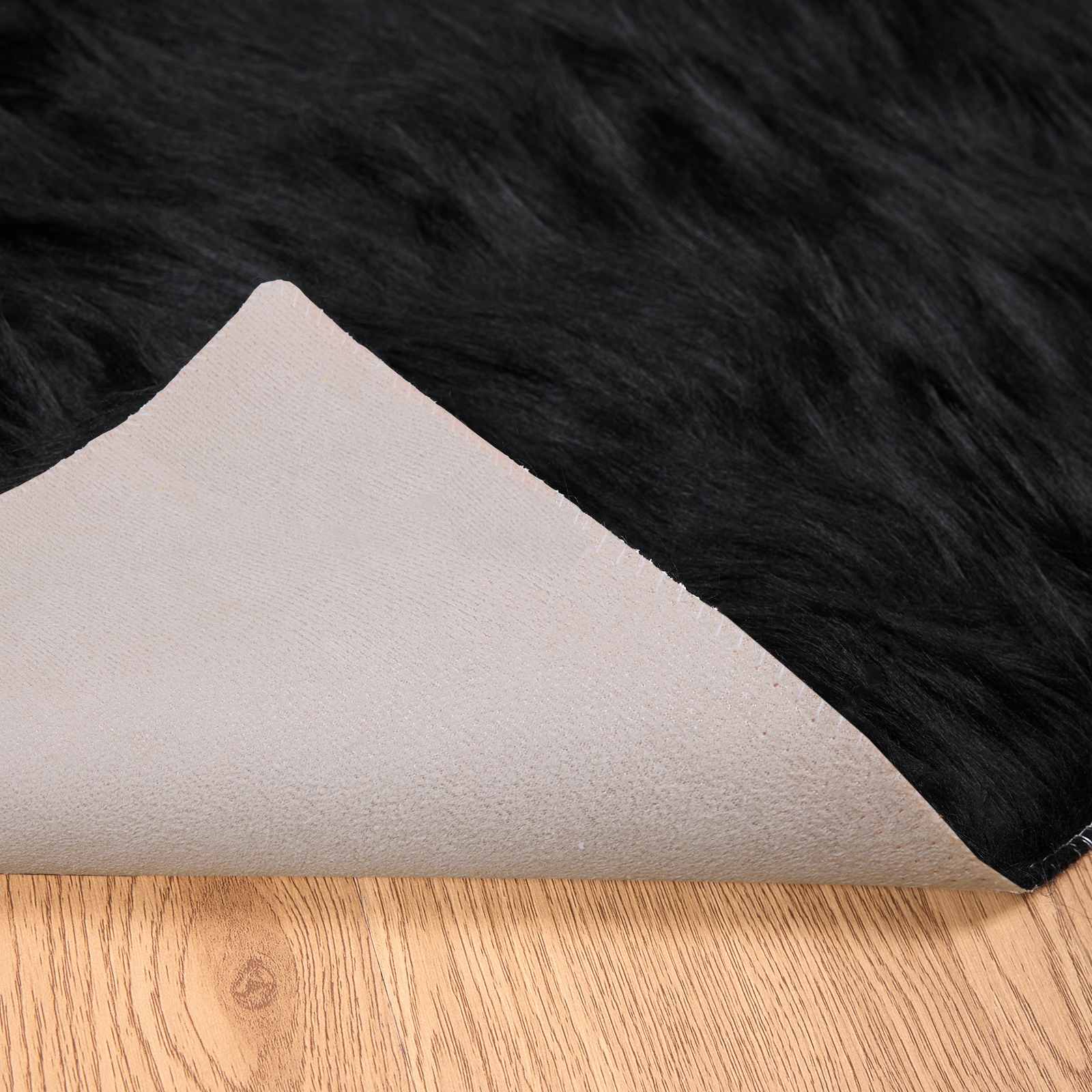 Tappeto in finta TAFALLA Nero 140 x 200 cm Poliestere