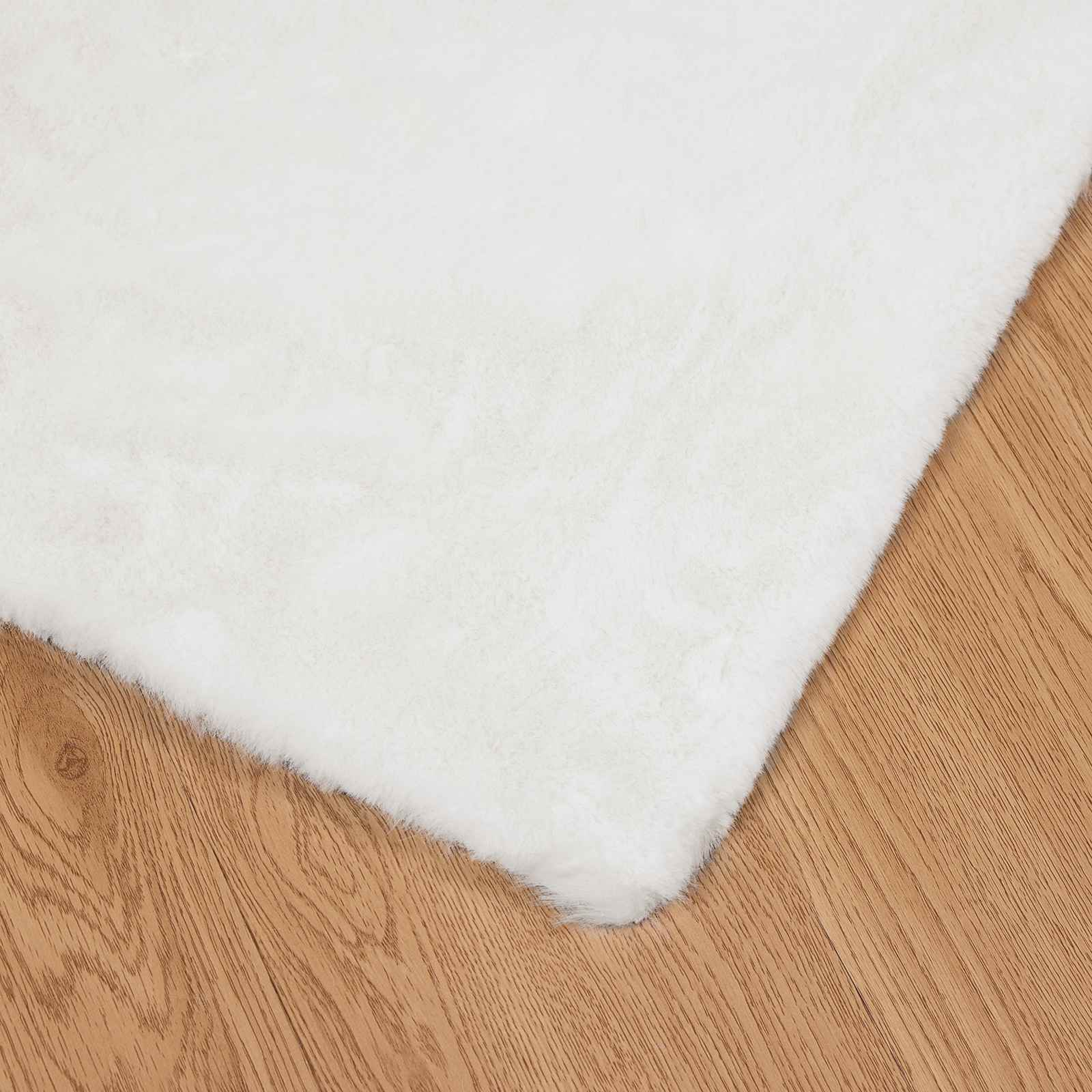 Tappeto antiscivolo in sintetica di coniglio OLITE Bianco