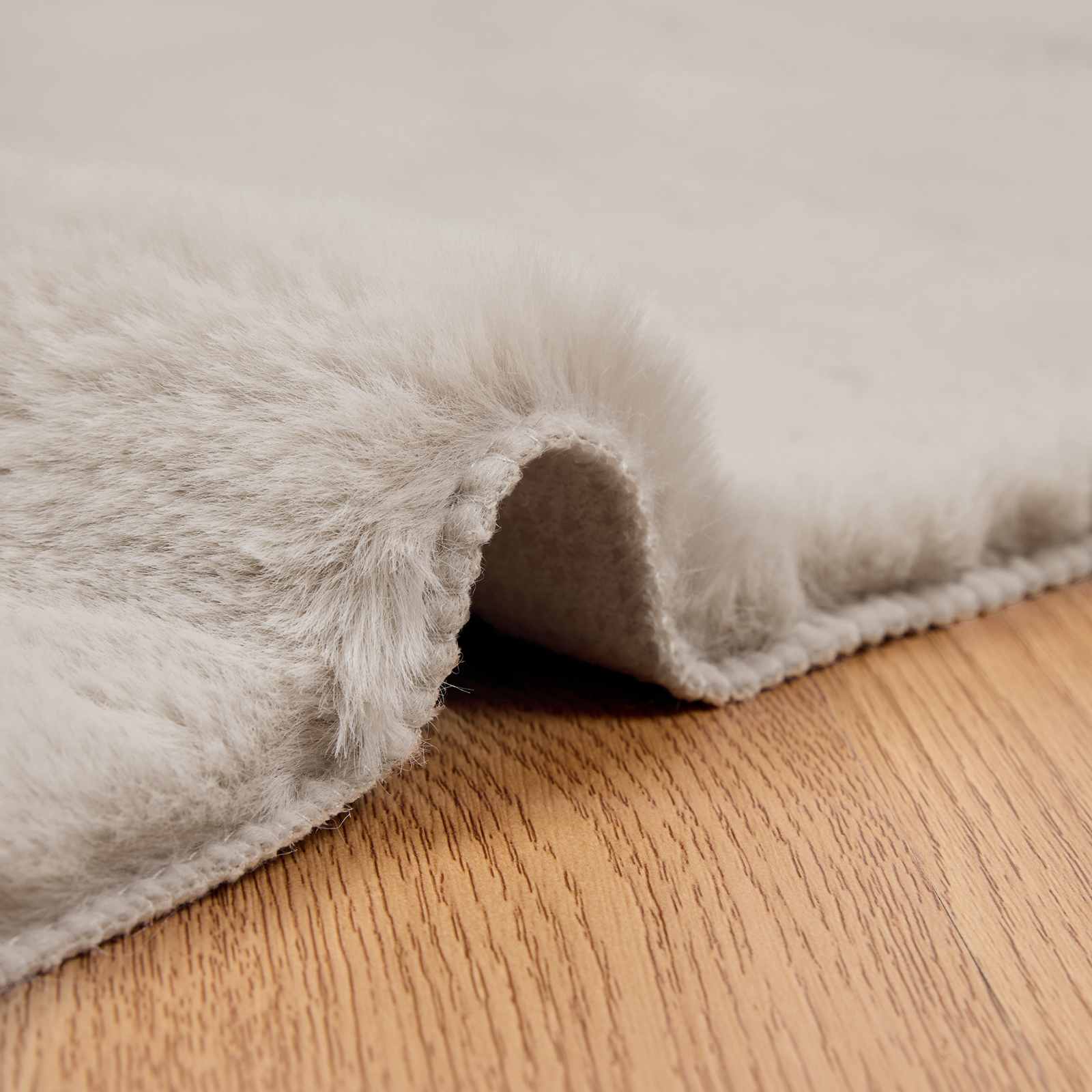 Tappeto antiscivolo in sintetica di coniglio OLITE Beige