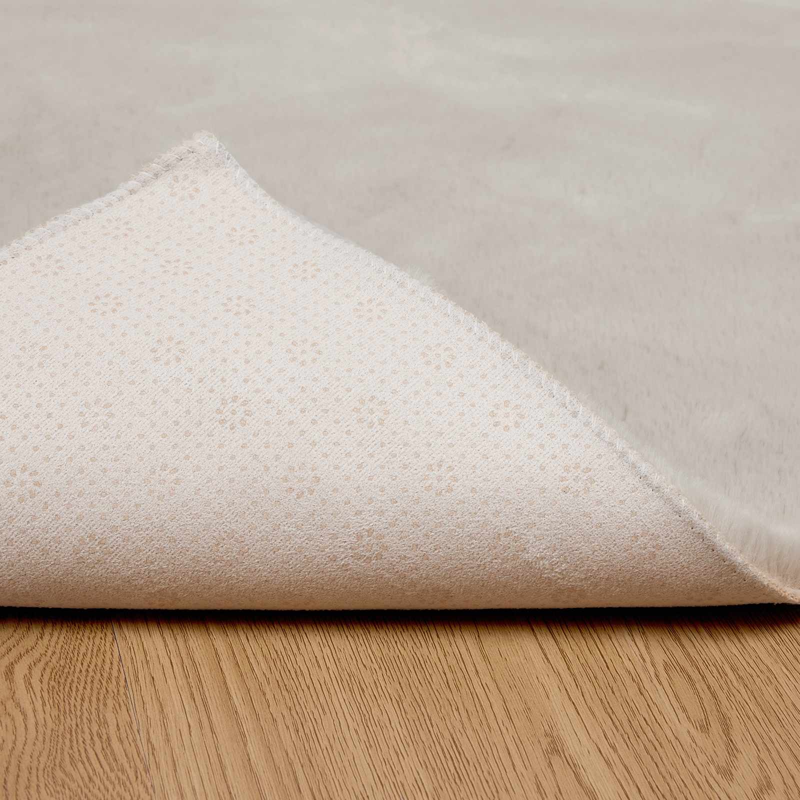 Tappeto antiscivolo in sintetica di coniglio OLITE Beige