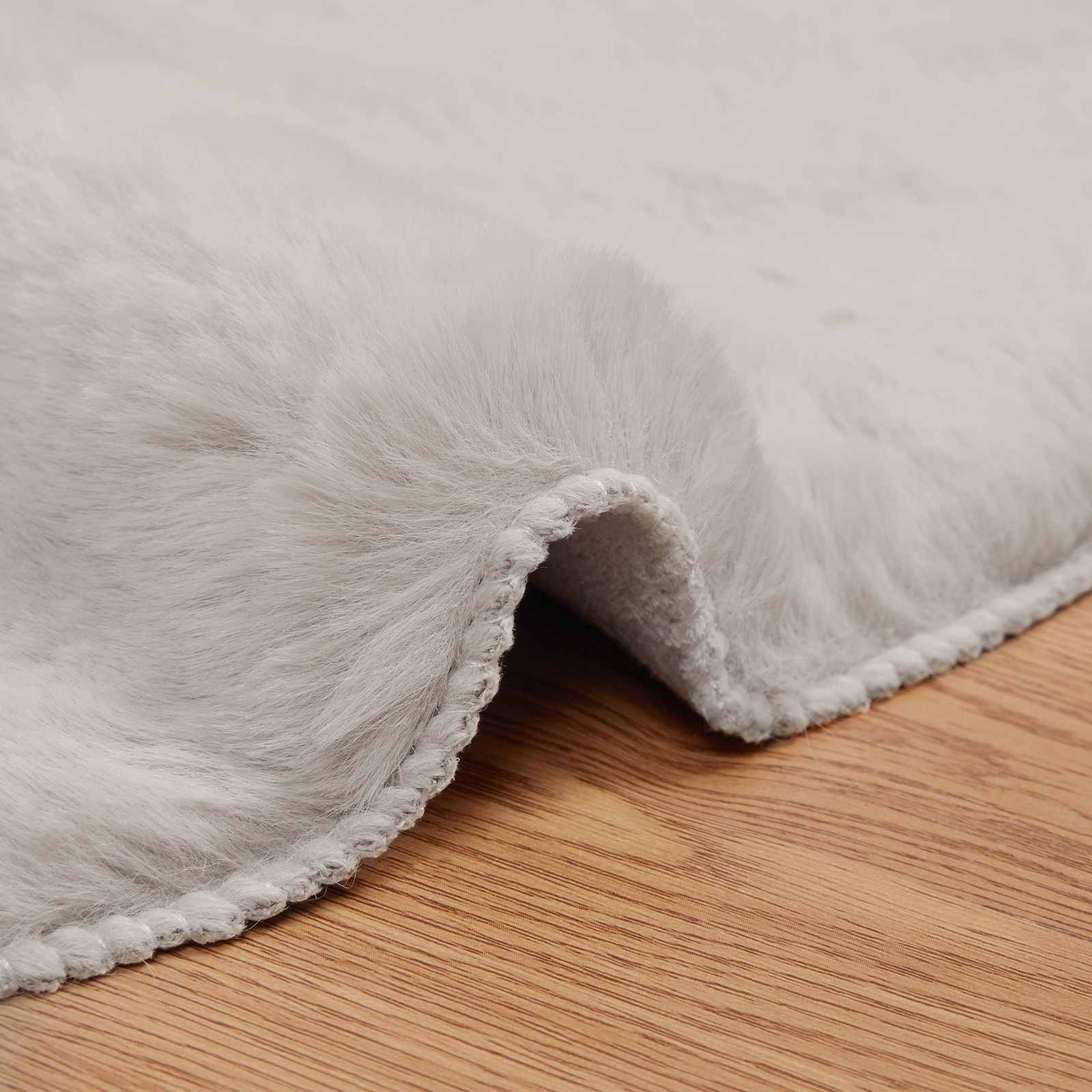 Tappeto antiscivolo in sintetica di coniglio OLITE Beige