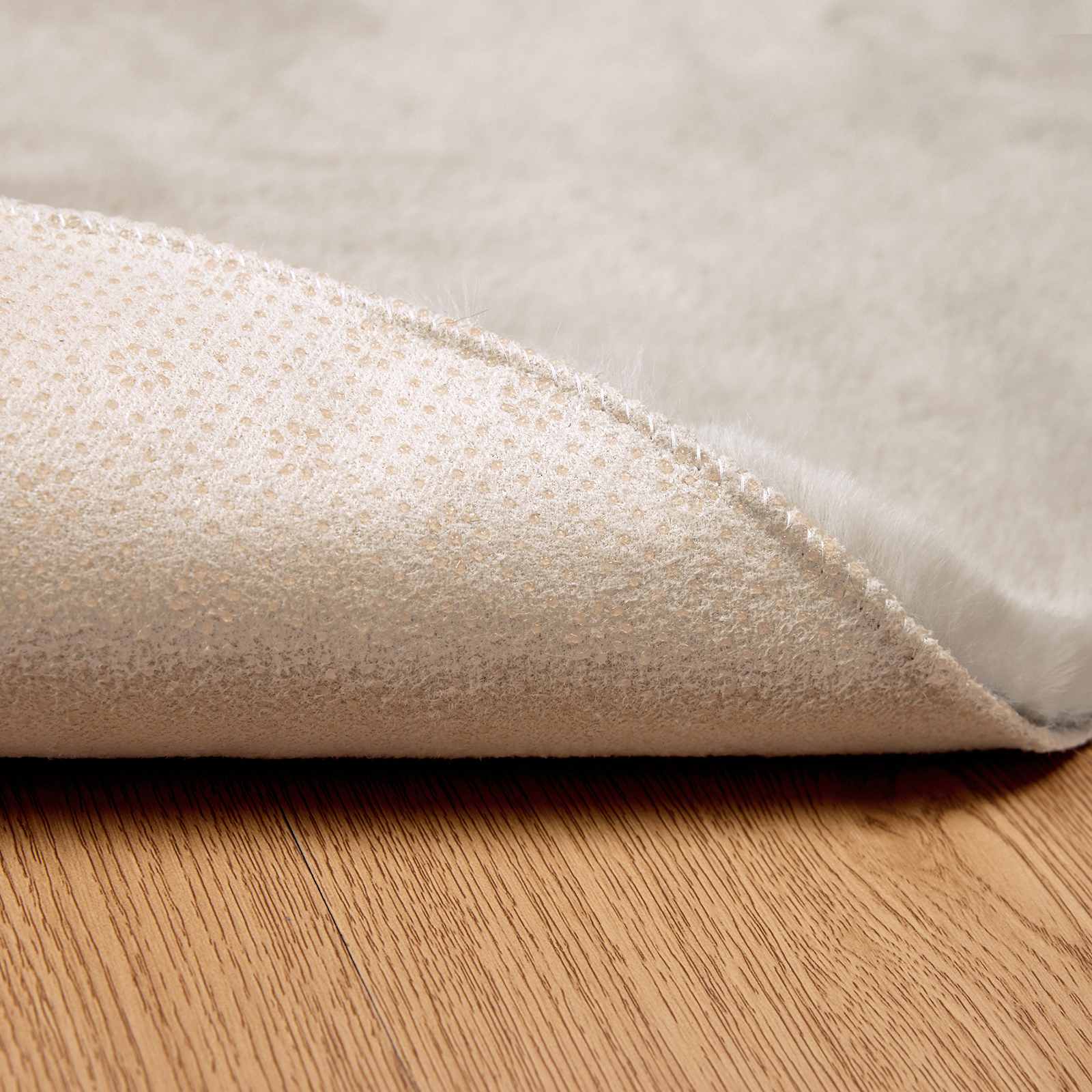 Tappeto antiscivolo in sintetica di coniglio OLITE Beige