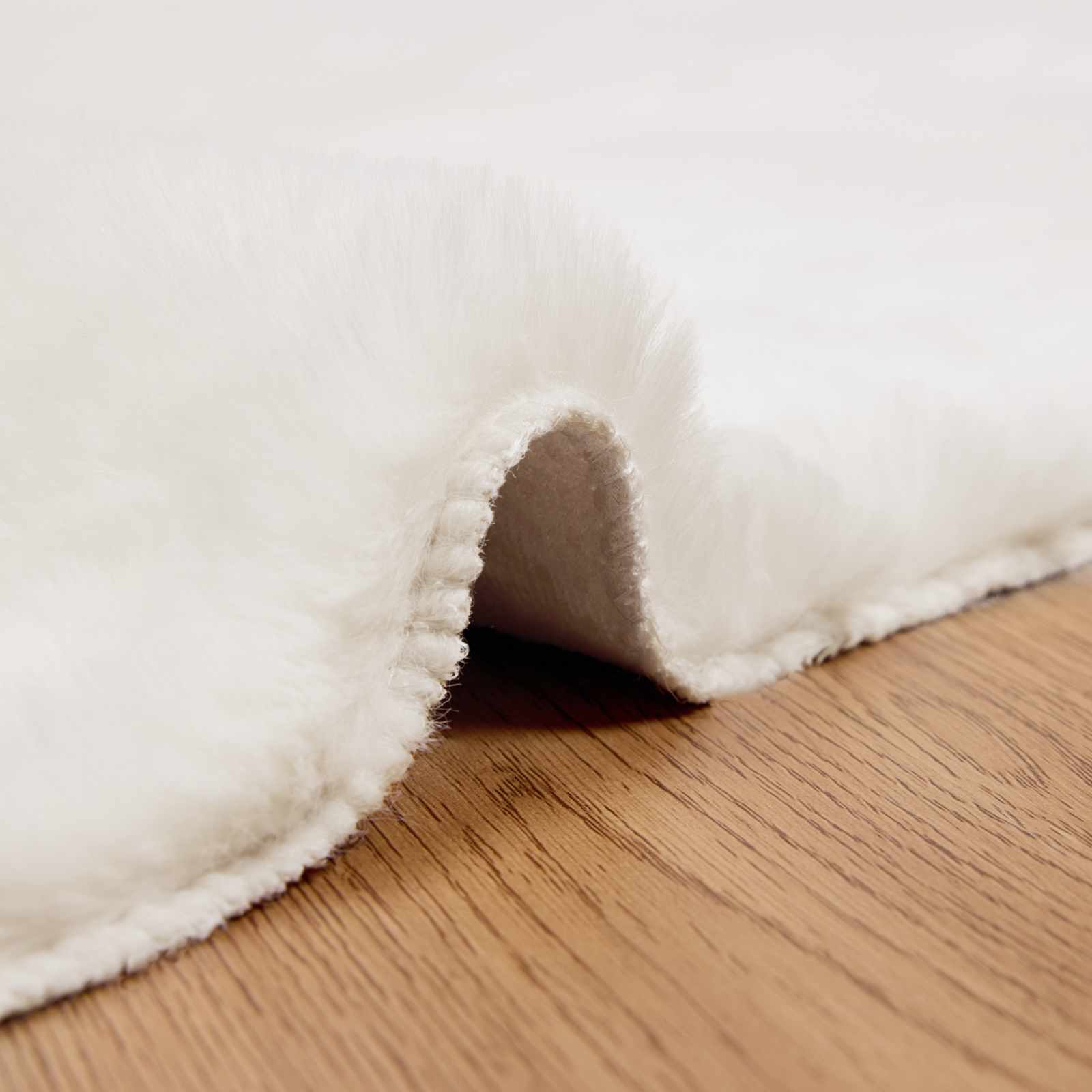 Tappeto antiscivolo in sintetica di coniglio OLITE Crema