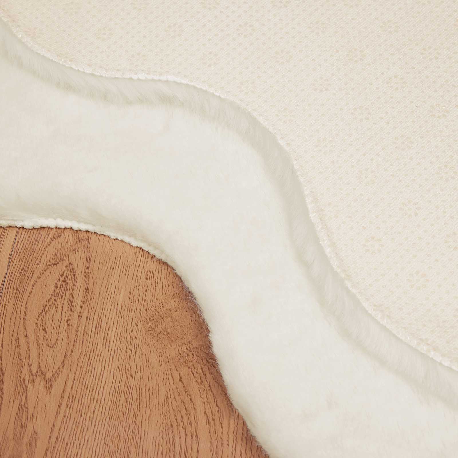 Tappeto antiscivolo in sintetica di coniglio OLITE Crema