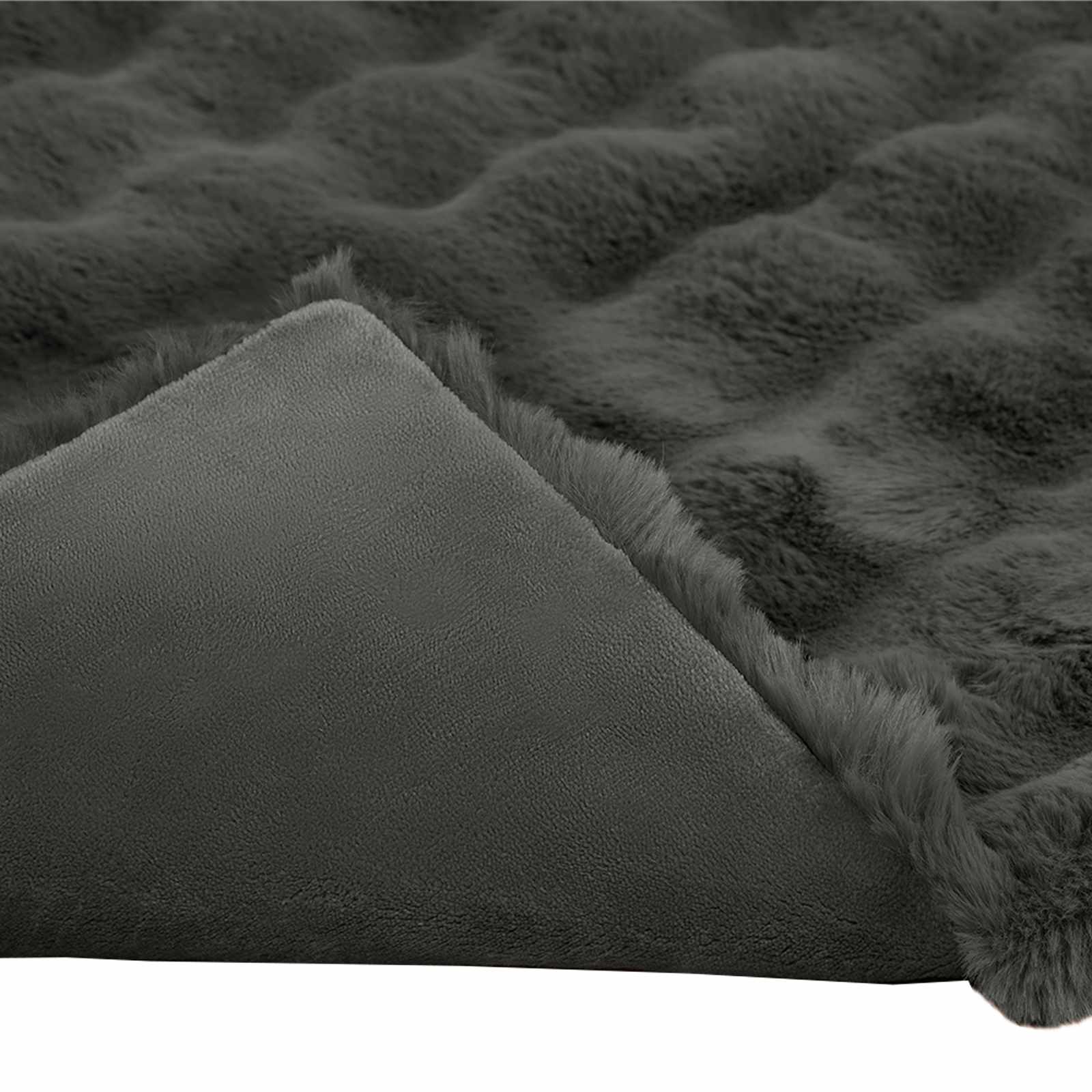 Coperta antiscivolo in sintetica di coniglio Olite 4 pz 20.3 kg