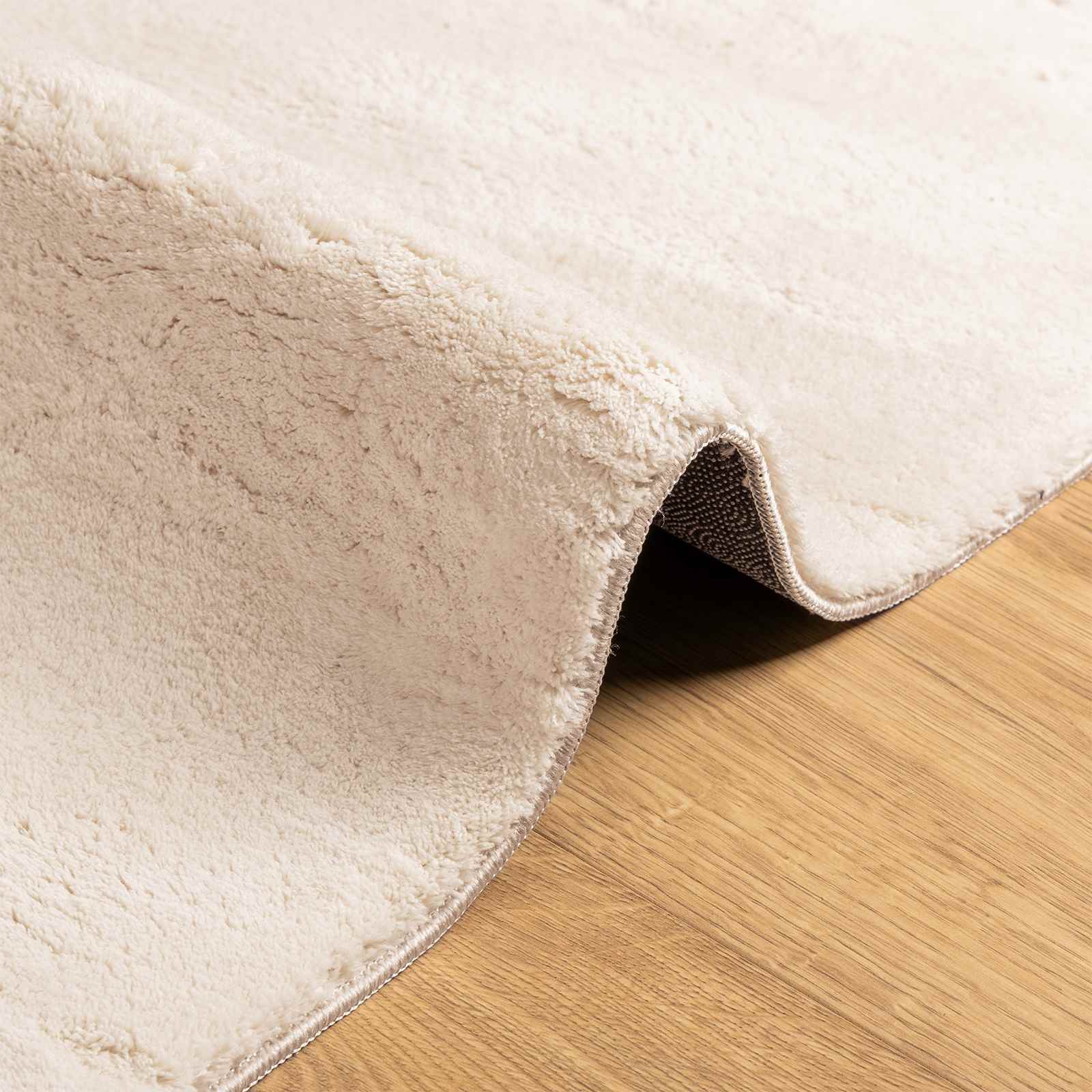 Tappeto a pelo medio, morbido e lavabile HUARTE Beige