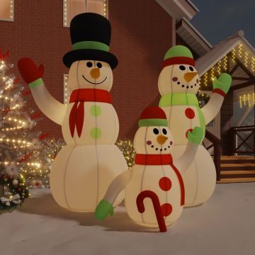 Famiglia di pupazzi di neve gonfiabili con LED 500 cm